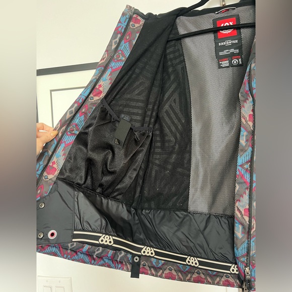 686 Women’s Authentic Paradise Insulated Snowboarding Jacket (Size M) - Picture 7 of 9